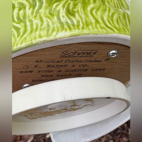 Vintage Peter Rabbit Musical - Picture 6 of 7